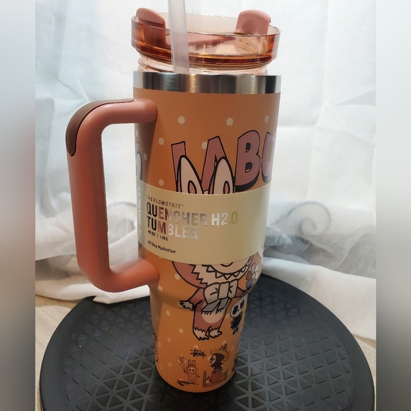 Stanley Limited Edition Labubu Quencher H2.0 40oz Tumbler With 2 Labubu Figures - Picture 3 of 9